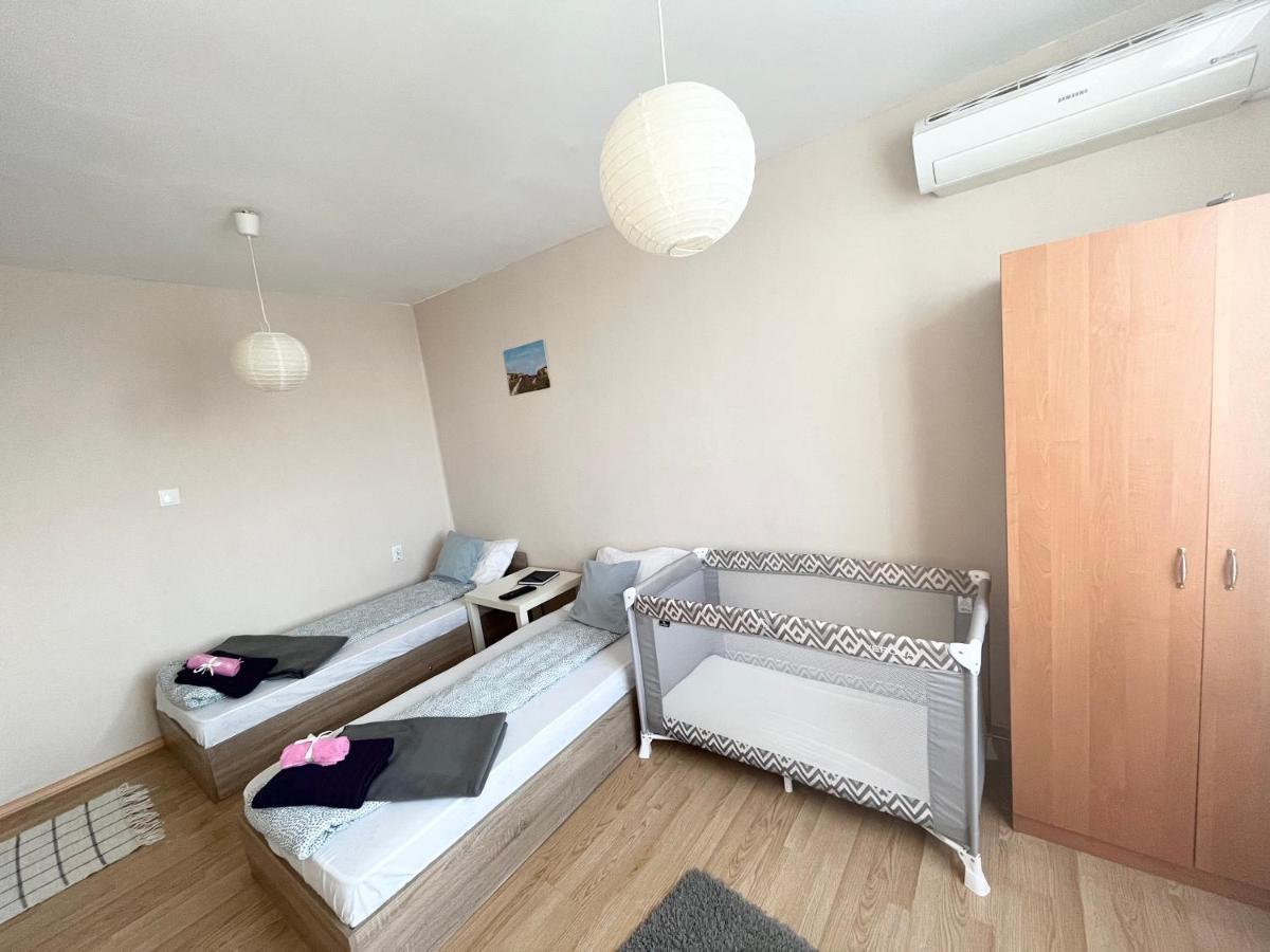 Airport Apartment Sofia Buitenkant foto